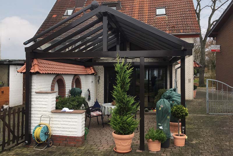 Schicke Aluminium-Terrassenüberdachungen für stilvolles Outdoor-Wohnen